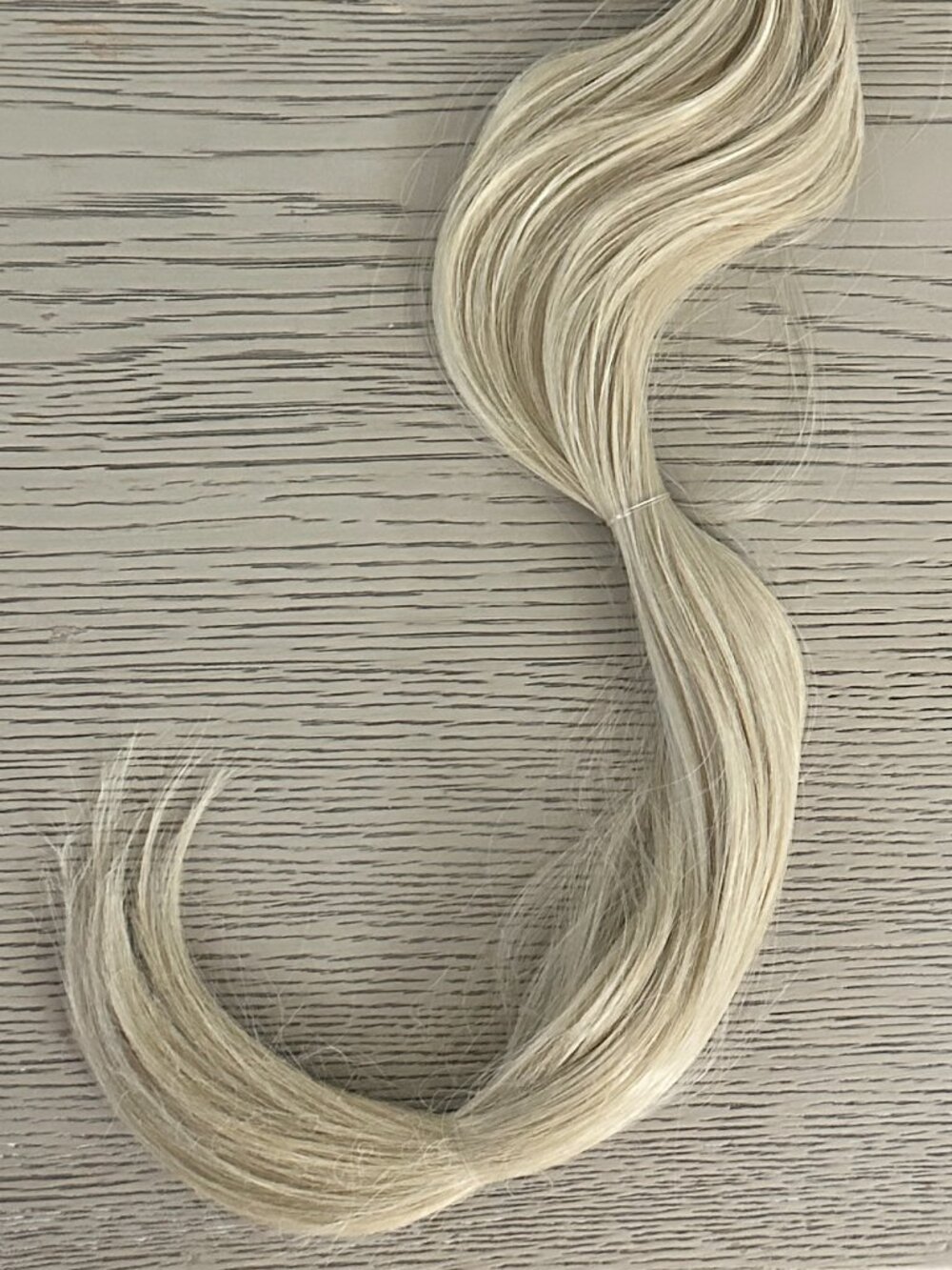 Blonde Hair Extensions. Brand new. Blonde Ash. 24 inches. 5 pieces.